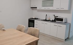 Apartament 2 Camere, Bloc Nou, Langa Promenada Moll, Capacitate 4 Persoane