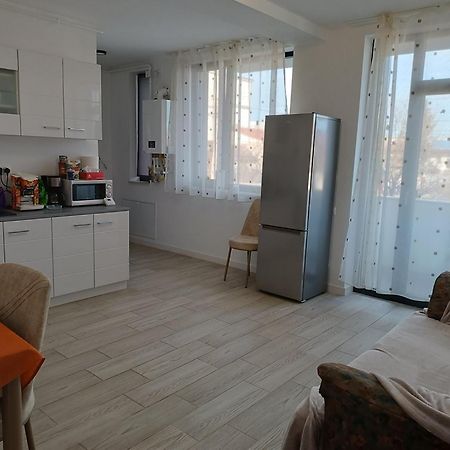 Apartament 2 Camere, Bloc Nou, Langa Promenada Moll, Capacitate 4 Persoane Крайова Екстериор снимка