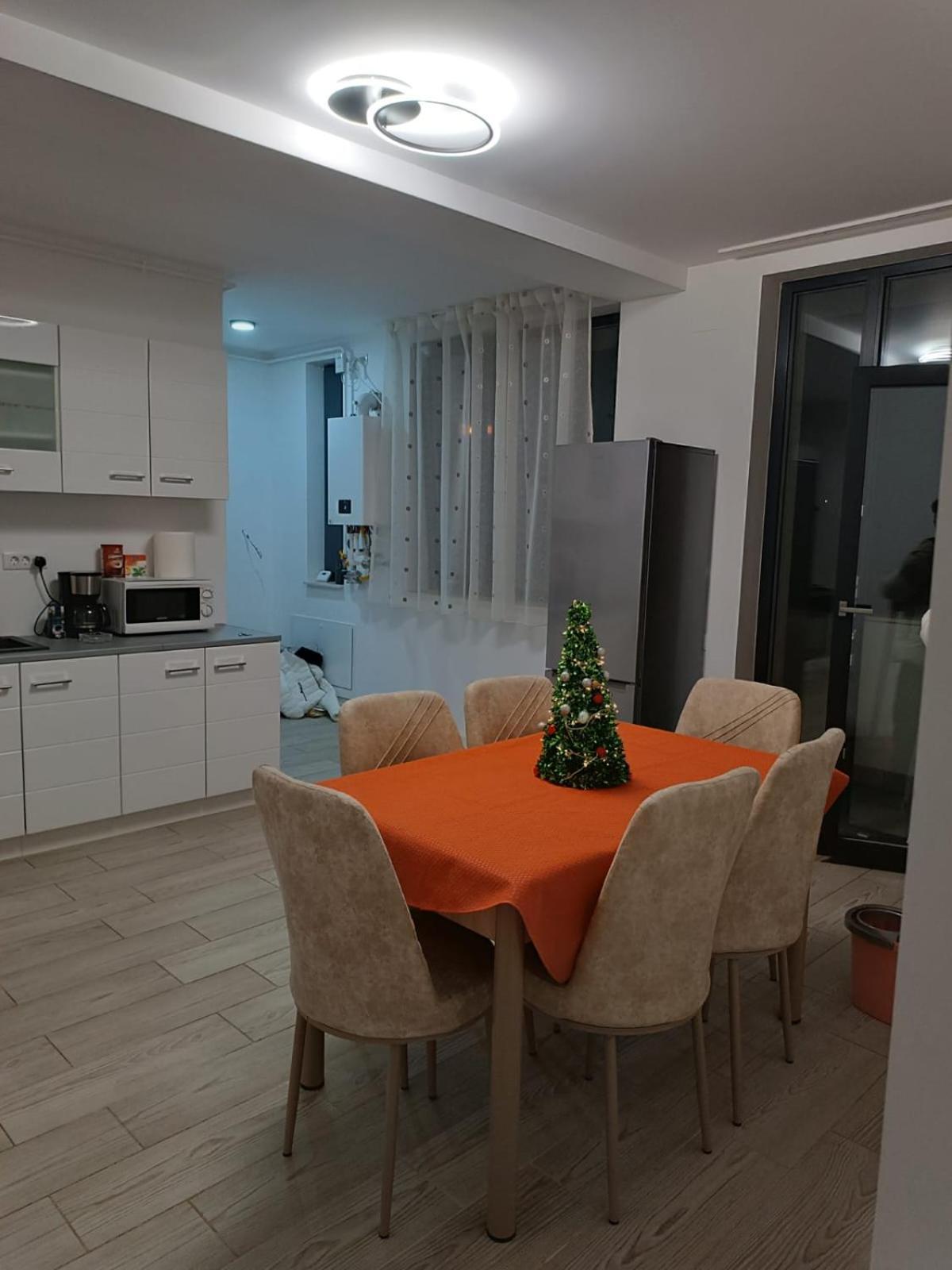 Apartament 2 Camere, Bloc Nou, Langa Promenada Moll, Capacitate 4 Persoane Крайова Екстериор снимка